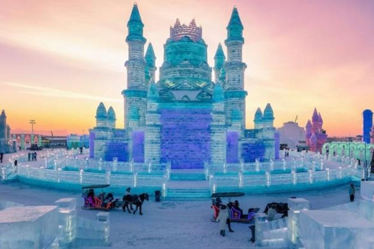 Thành phố xây từ băng tuyết ở Cáp Nhĩ Tân