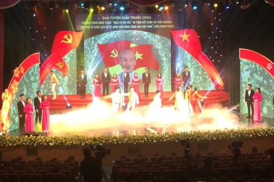 Tái hiện những mốc son chói lọi của Đảng và dân tộc