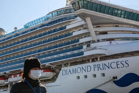 8 người nhiễm coronavirus trên du thuyền ở Nhật Bản nguy kịch