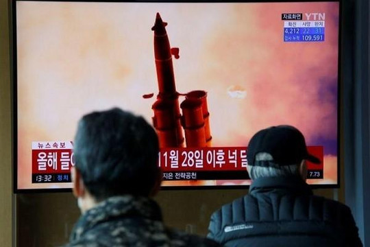 Loay hoay đối phó dịch bệnh, Triều Tiên vẫn phóng tên lửa đạn đạo