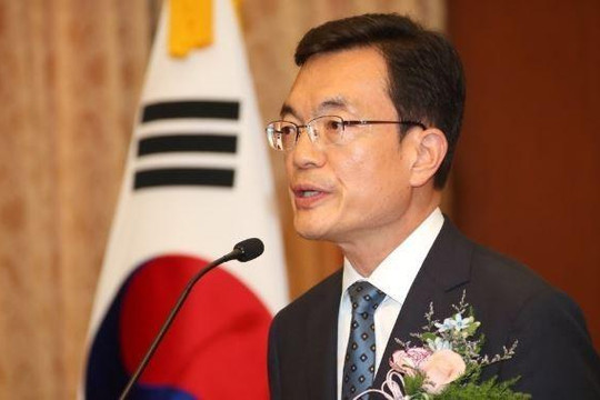Hàn Quốc dừng miễn thị thực cho người Nhật 