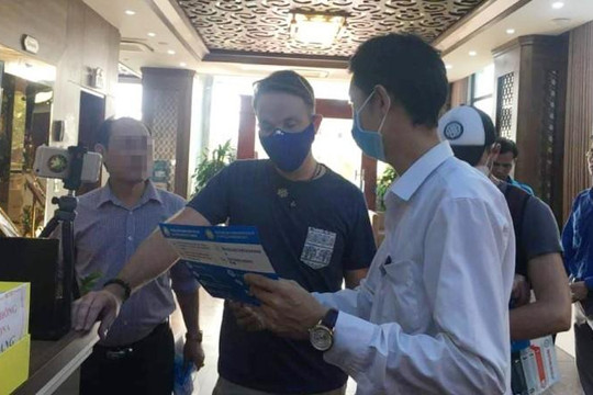 Một người Anh bay cùng chuyến với cô gái Trúc Bạch nhiễm COVID-19 đang ở Quảng Bình