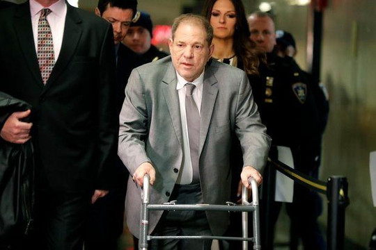 Các ngôi sao Hollywood phản ứng với án tù dành cho Harvey Weinstein
