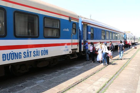 Đường sắt Việt Nam dừng toàn bộ tàu khách địa phương