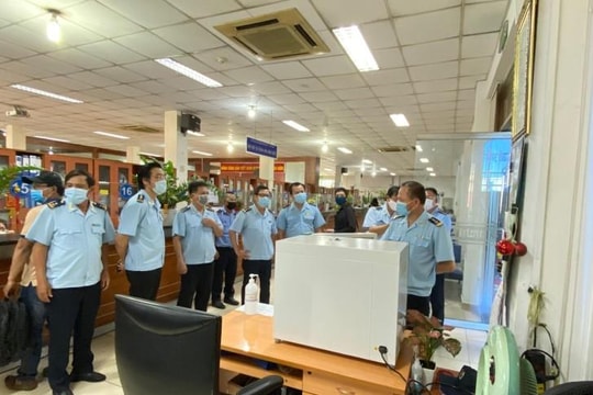 Hải quan TP.HCM lo thông quan trong mùa dịch COVID-19
