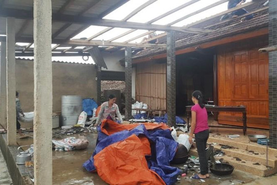 Hà Tĩnh: Lốc xoáy làm tốc mái hơn 150 nhà dân ở huyện miền núi