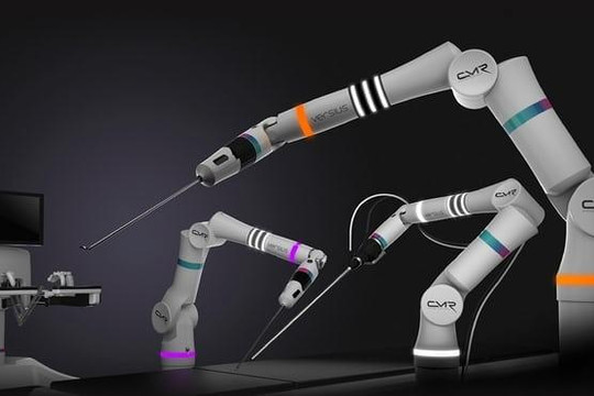 Anh chế tạo robot phẫu thuật giá rẻ, cách mạng hóa y tế