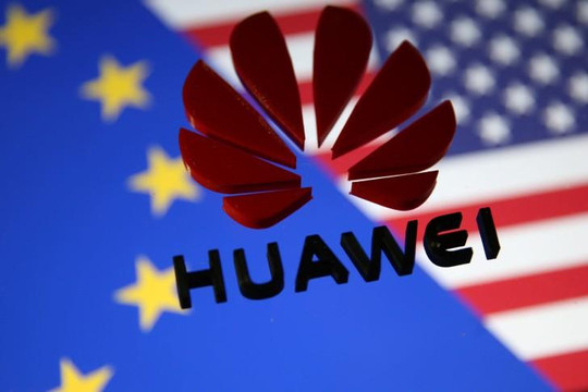 Sóng gió liên tiếp bủa vây tập đoàn viễn thông Trung Quốc Huawei