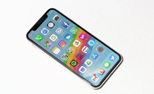 Loạn giá iPhone X tại Việt Nam ngày đầu chào bán ở Singapore