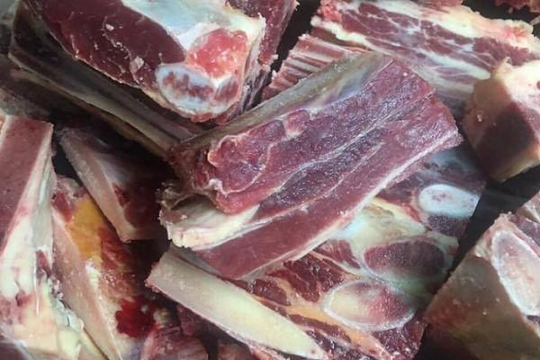Giữa lúc thịt lợn đắt đỏ, bò Úc siêu rẻ tràn ngập 'chợ mạng'