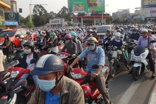 TS Nguyễn Văn Lạng: 'Để xe máy chạy trong nội thành là sai lầm'