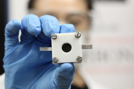 Úc chế tạo pin Zinc-air thay thế pin lithium-ion