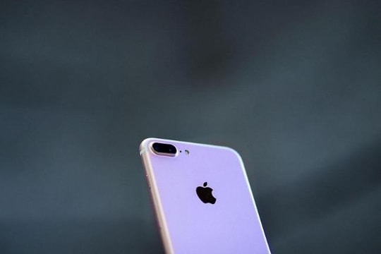 iPhone 8 'khai tử' nút bấm và giá đắt nhất trong lịch sử