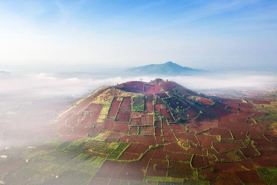50 bức ảnh thiên nhiên đẹp trên thế giới có núi lửa Chư Đăng Ya của Việt Nam