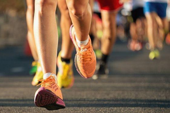 Tập luyện chạy marathon giúp trẻ hóa động mạch