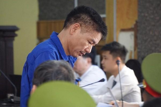 Cựu phó giám đốc sở GD-ĐT Sơn La nói trước tòa: Bị ép cung