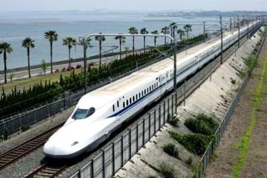 Yêu cầu Bộ GTVT lập báo cáo tiền khả thi đường sắt tốc độ cao Bắc-Nam