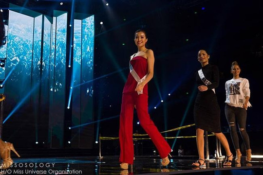 Lệ Hằng nổi bật tại buổi tổng duyệt trước chung kết Miss Universe 2016