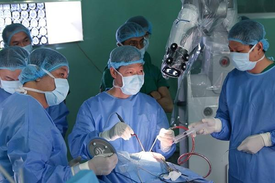 Bệnh viện đầu tiên ở Việt Nam đón nhận cùng lúc 3 kỷ lục châu Á
