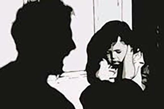 Kiên Giang: Dùng đồ chơi dụ dỗ để hiếp dâm bé gái 12 tuổi
