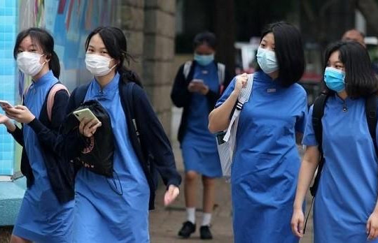 Số ca nhiễm COVID-19 tăng, Hồng Kông cho học sinh nghỉ hè sớm