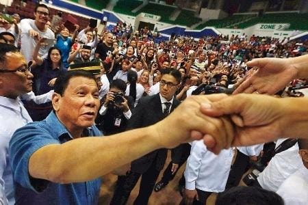 Ông Duterte khó vượt qua bài thử đầu tiên với Trung Quốc