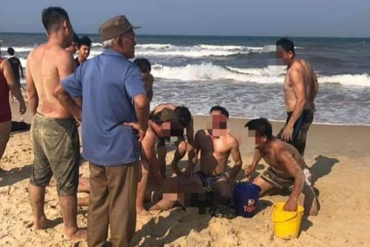 Quảng Trị: 2 người gặp nạn khi đi tắm biển dịp cuối tuần