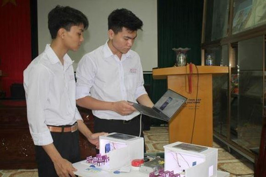 Học sinh Ninh Bình với sáng kiến Hệ thống quản lý giờ học thông minh
