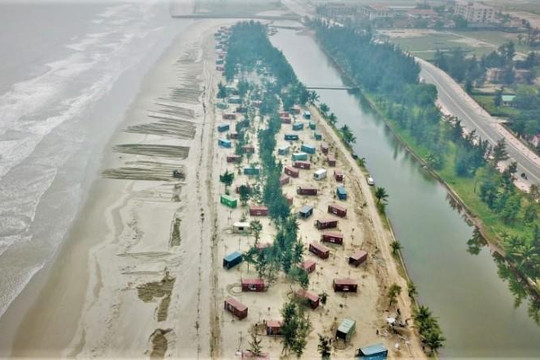Hà Tĩnh: Phê bình huyện và xã để doanh nghiệp xây dựng 130 'phòng nghỉ' trên rừng phòng hộ