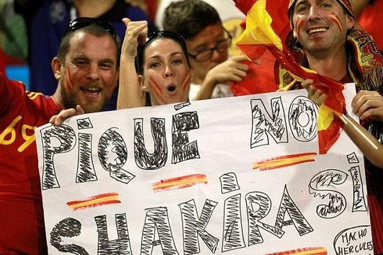 Người Tây Ban Nha ủng hộ Shakira chia tay Pique ngay lập tức