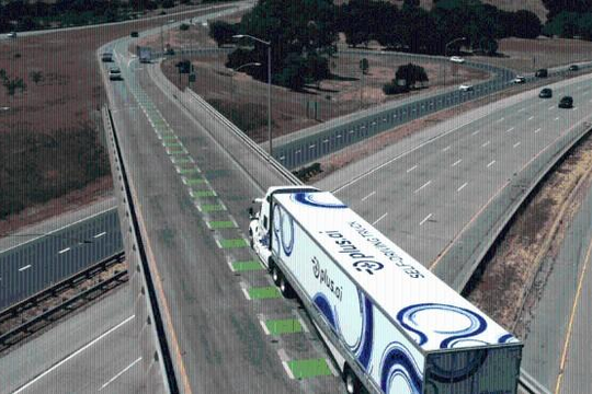 Mỹ thử nghiệm xe tải chở hàng tự hành chạy một mạch 4.500km