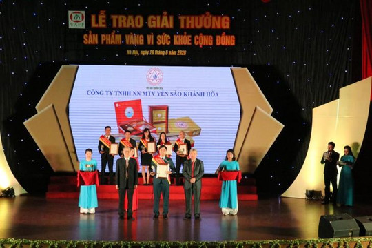 Yến sào Khánh Hòa nhận giải thưởng sản phẩm vàng vì sức khỏe cộng đồng năm 2020