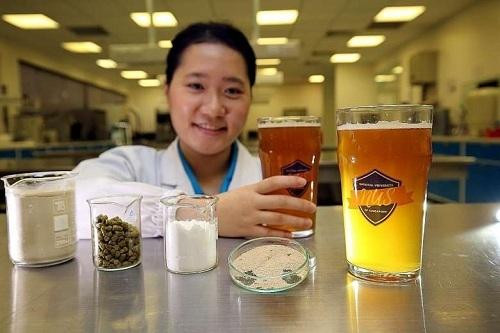 Nữ sinh viên NUS ra mắt bia chua men sống probiotic tốt cho sức khỏe