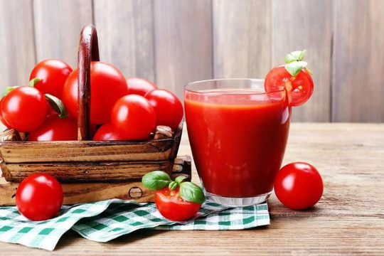 Nước ép cà chua giúp đẩy lùi cholesterol xấu