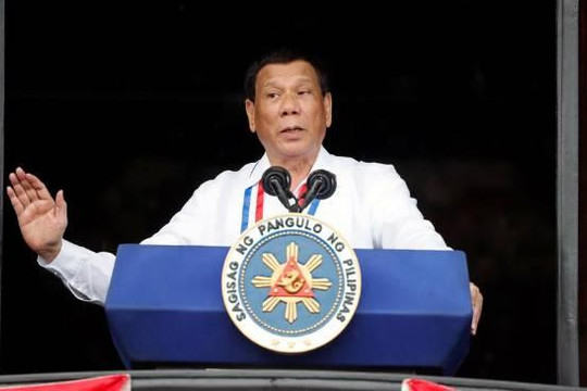 Tổng thống Philippines gọi vụ tàu cá bị đâm chìm trên Biển Đông là 'tai nạn’