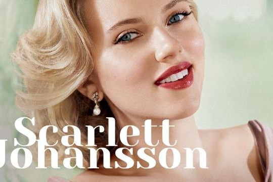 'Đả nữ' Scarlett Johansson đính hôn sau 2 năm hẹn hò