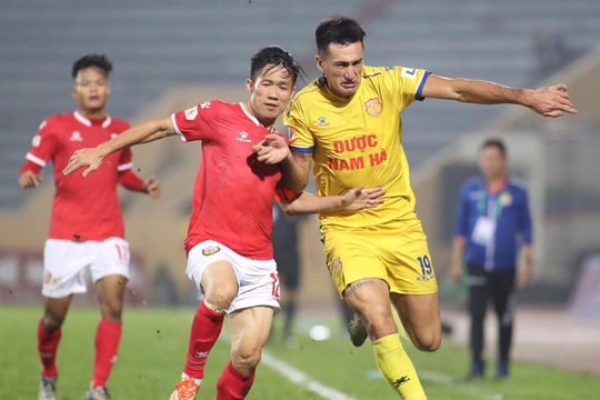 Hai cựu HLV tuyển Việt Nam: 'V.League không dùng ngoại binh là điều bất khả thi'
