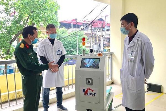 Việt Nam chế tạo thành công robot vận chuyển trong các khu vực cách ly
