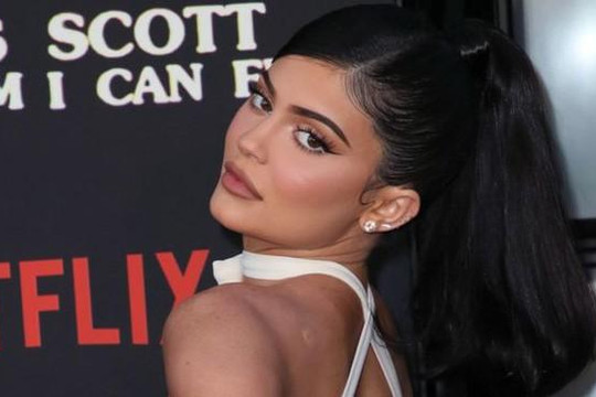 Kylie Jenner bị Forbes tố không xứng với danh hiệu tỷ phú đô la