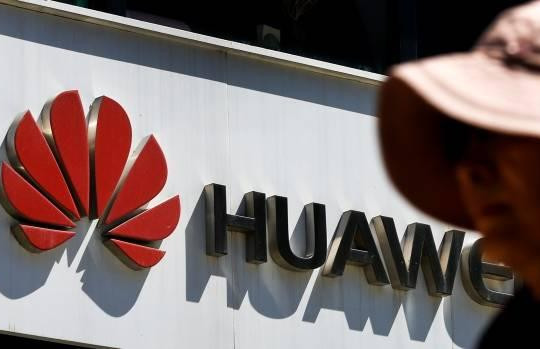 Bị Mỹ trừng phạt, Huawei ngừng dây chuyền sản xuất điện thoại thông minh