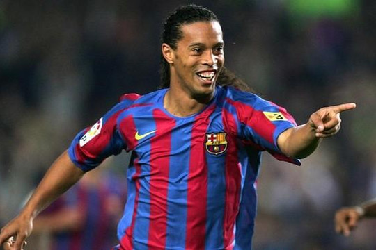 Nhâp cư Paraguay trái phép, Ronaldinho bị bắt và giam lỏng