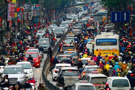 Taxi, xe ôm, xe đạp là 'phương tiện giao thông công cộng'?