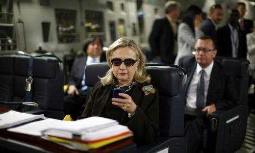 Chuyện mail server bí mật của bà Hillary Clinton