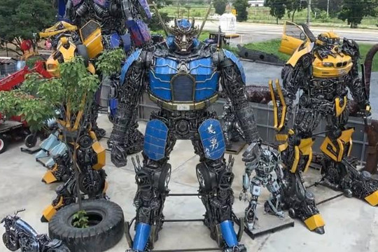 Tuyệt vời clip tác phẩm Transformers và các siêu anh hùng làm bằng kim loại phế liệu