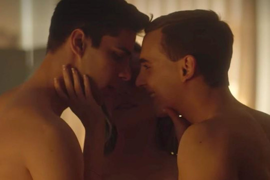 7 cảnh nóng LGBT đáng nhớ trên màn ảnh nhỏ