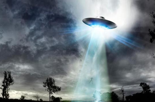 Tình báo Anh truy tìm UFO trong suốt 50 năm để chế siêu vũ khí