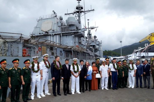 Tàu sân bay USS Theodore Roosevelt tới thăm Đà Nẵng 5 ngày