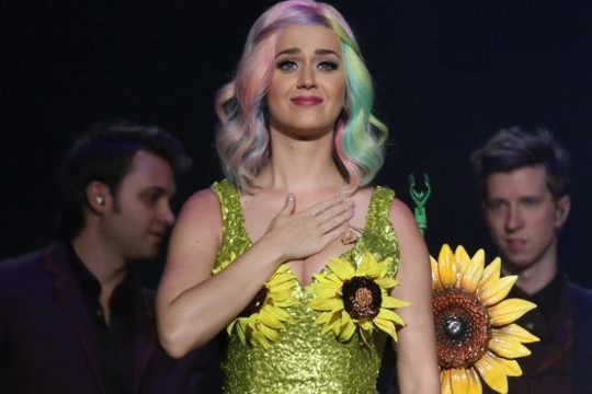 Trung Quốc: Cấm Katy Perry và Gigi Hadid nhập cảnh vì 'nhạy cảm chính trị'