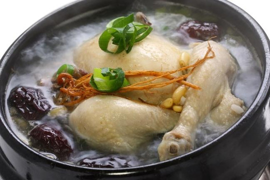 Tản mạn về món gà hầm sâm, tinh hoa ẩm thực xứ Hàn