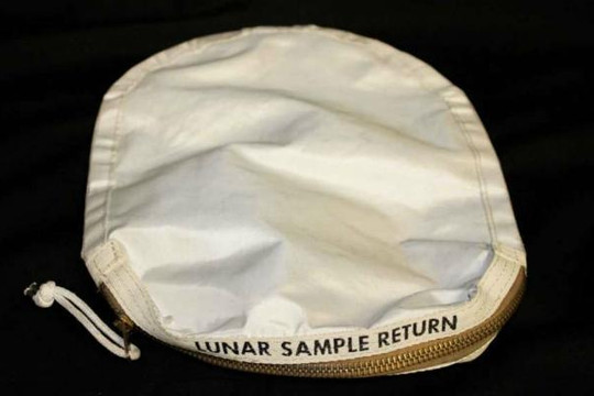 NASA mất 1,8 triệu USD nếu không đòi được túi bụi mặt Trăng